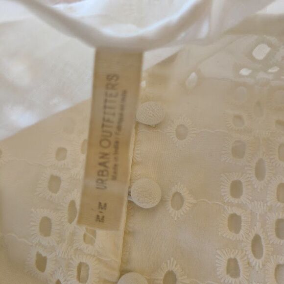 Urban Outfitters White Magnolia Floral Eyelet Ruffle Straight Cropped Jumpsuit M - Picture 10 of 10